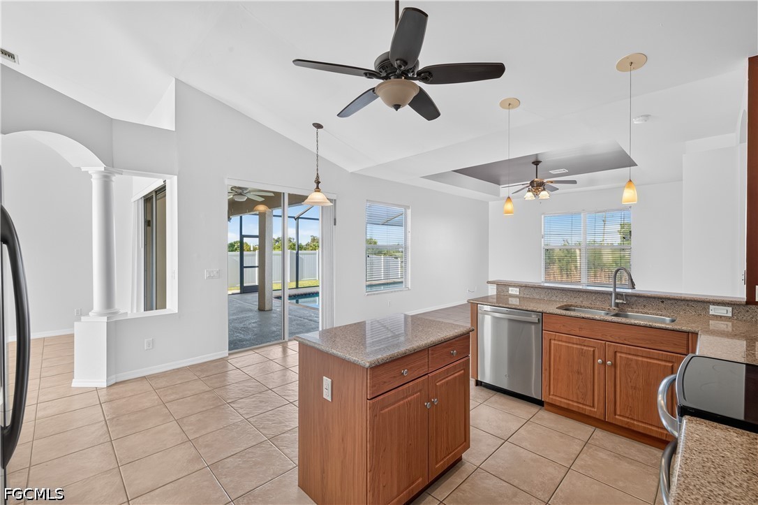 3 Bed Pool Home for Sale in Cape Coral, photo 15