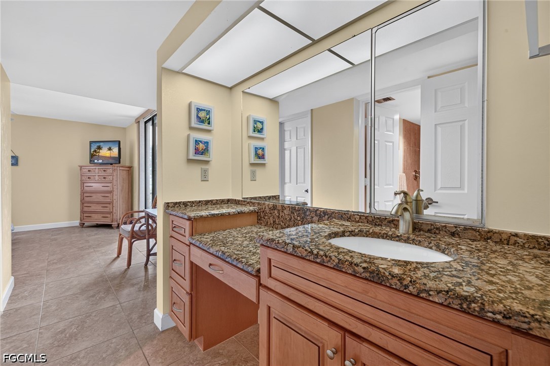 2 Bed Waterfront Home for Sale in Fort Myers, photo 15