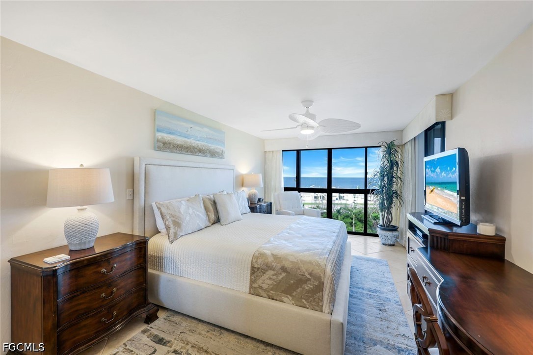 2 Bed Waterfront Home for Sale in Bonita Springs, FL, $8,500 — photo 15