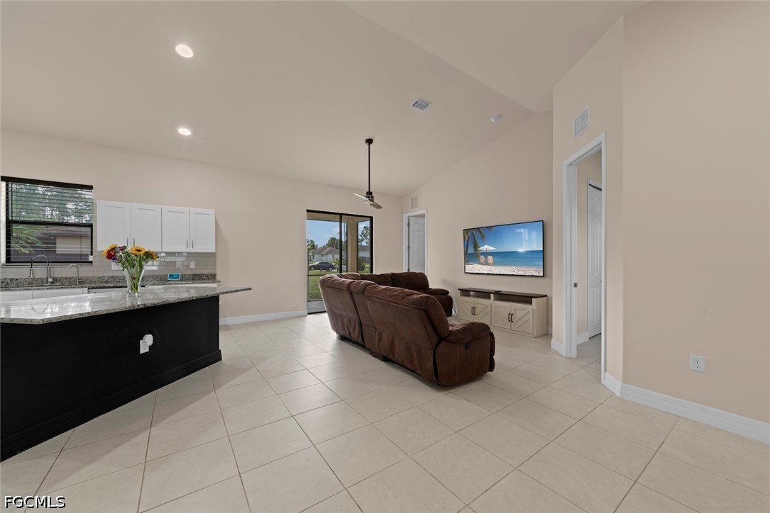 4 Bed SingleFamilyResidence for Sale in Lehigh Acres, photo 15