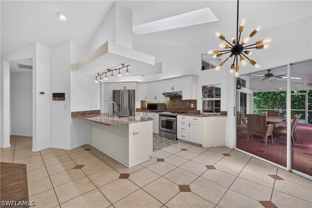3 Bed Pool Home for Sale in Valley Oak, photo 15