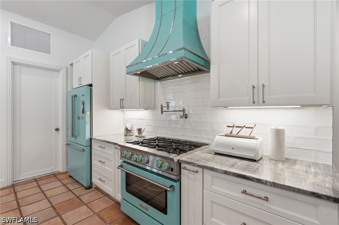 4 Bed Pool Home for Sale in Park Shore, photo 15