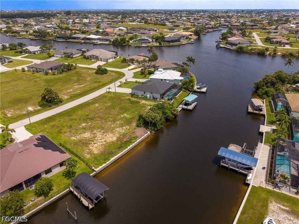 Waterfront Home for Sale in Cape Coral, FL, $180,000 — photo 15