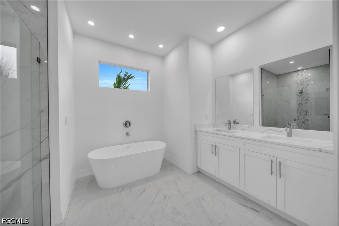 3 Bed Pool Home for Sale in Cape Coral, photo 15