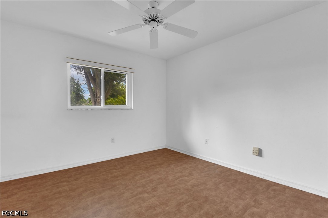 2 Bed SingleFamilyResidence for Sale in Lehigh Acres, photo 15