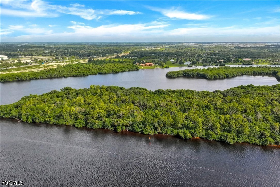 Waterfront Home for Sale in Fort Myers Shores, photo 15
