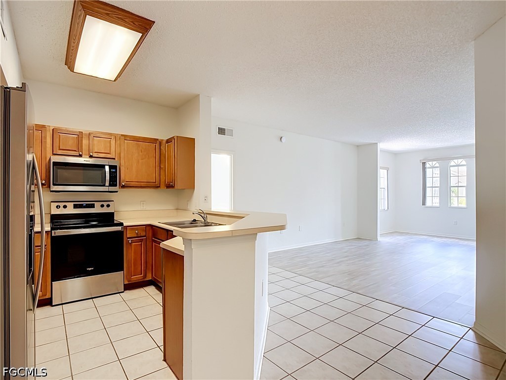 2 Bed Condominium for Sale in Fort Myers, photo 15