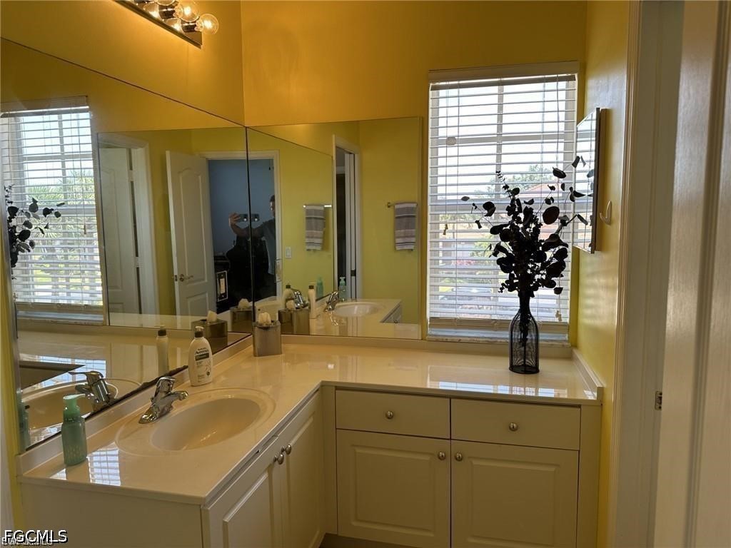 3 Bed Waterfront Home for Sale in Monterey, photo 15