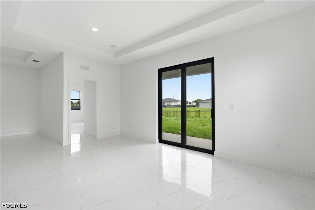 4 Bed SingleFamilyResidence for Sale in Port Labelle, photo 15