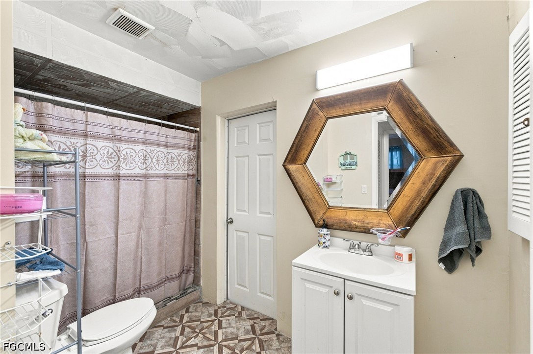 2 Bed Pool Home for Sale in Lehigh Acres, photo 15