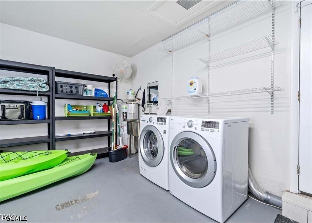 3 Bed Pool Home for Sale in Cape Coral, photo 15