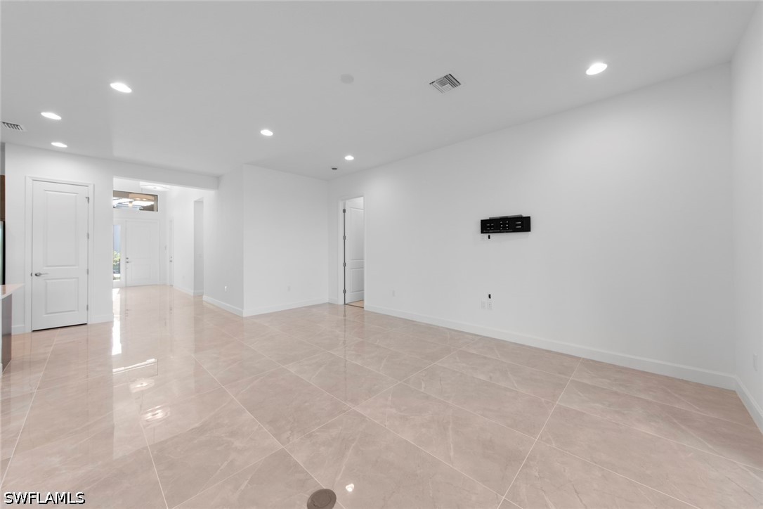 3 Bed SingleFamilyResidence for Sale in Estero, photo 15