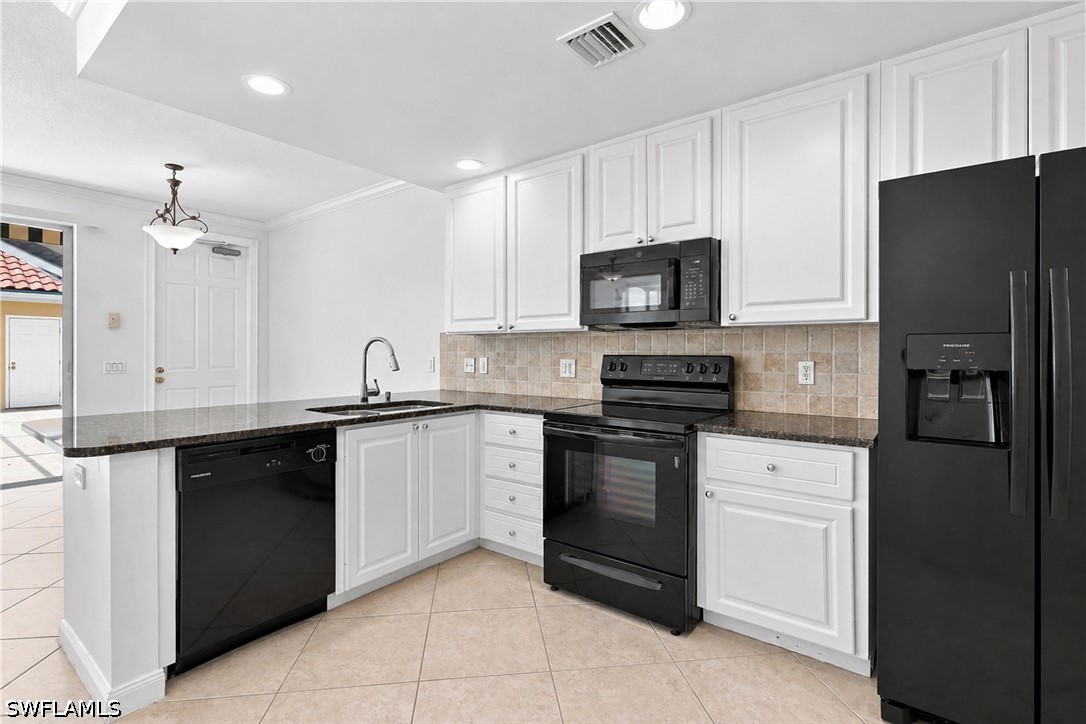 3 Bed Pool Home for Sale in Island Walk, photo 15