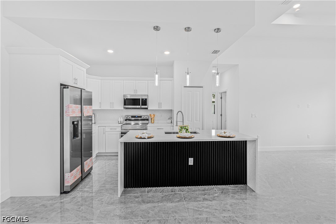 3 Bed SingleFamilyResidence for Sale in Lehigh Acres, photo 15