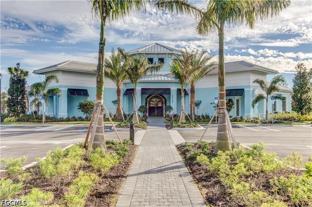 4 Bed Waterfront Home for Sale in Entrada, photo 15