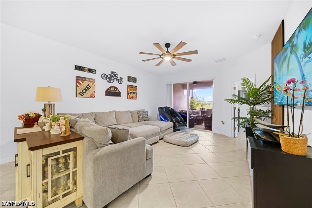 2 Bed Attached for Sale in Naples, photo 15