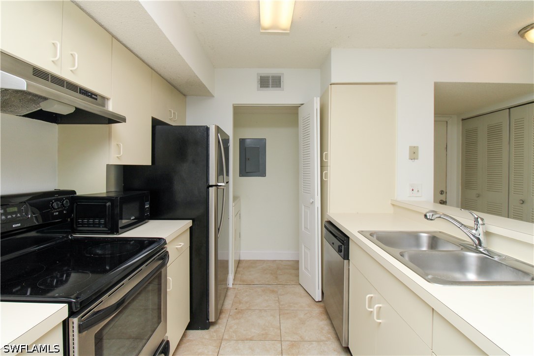1 Bed Condominium for Sale in Oasis, photo 15