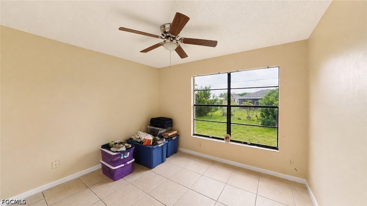 2 Bed SingleFamilyResidence for Sale in Cape Coral, photo 15
