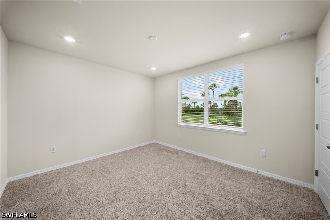 3 Bed SingleFamilyResidence for Sale in Crescent Lakes, photo 15