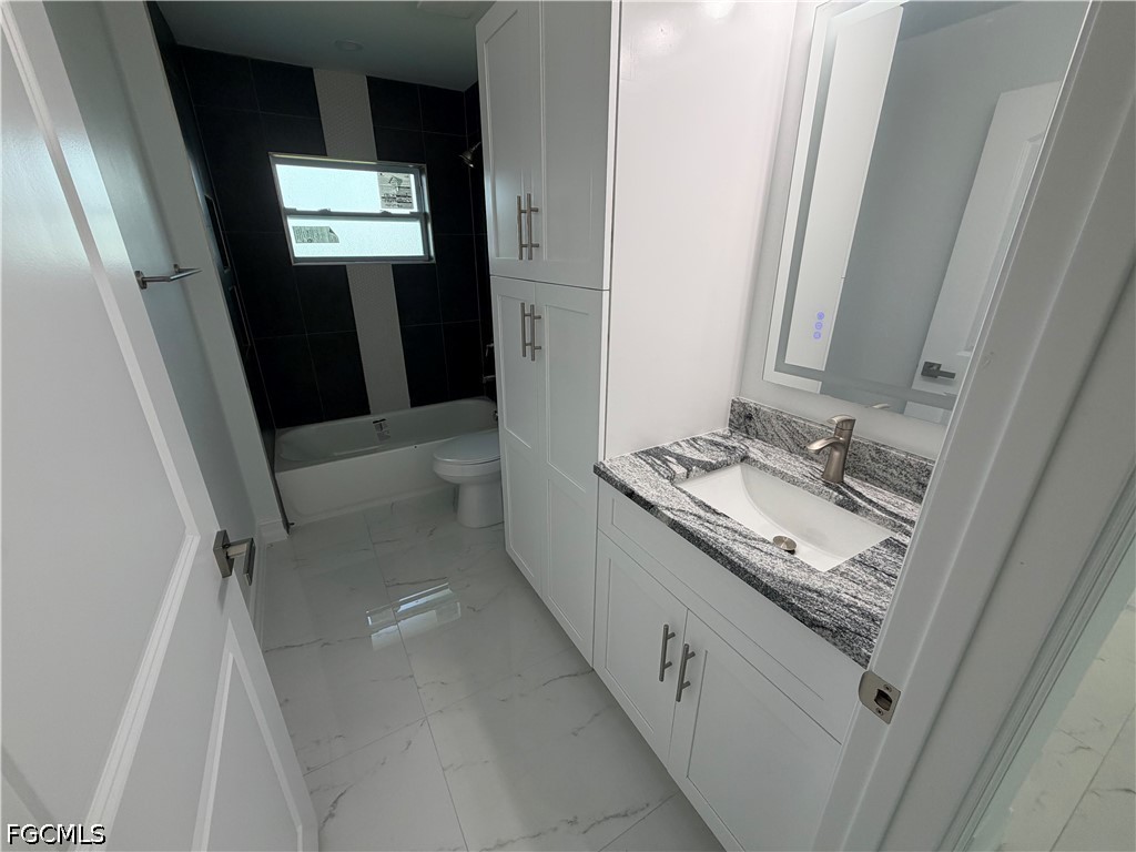 4 Bed SingleFamilyResidence for Sale in Banyan Village, photo 15