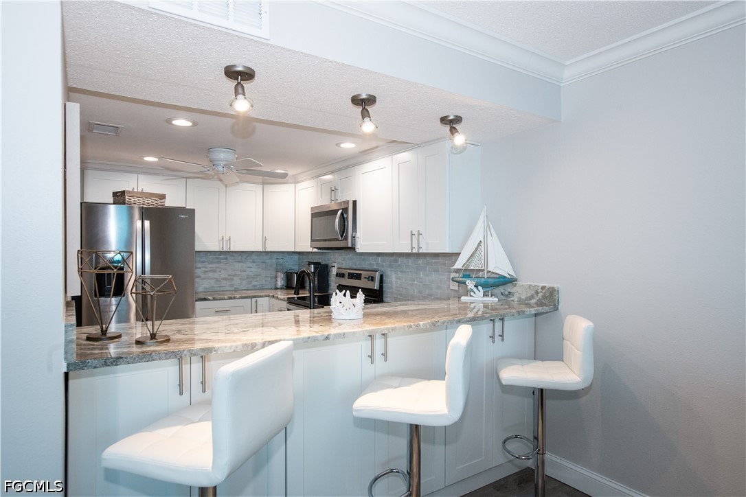 1 Bed Waterfront Home for Sale in Schooner Bay, photo 15