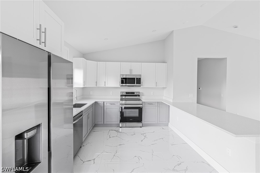 3 Bed SingleFamilyResidence for Sale in Lehigh Acres, photo 15