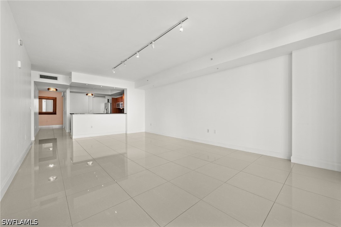 2 Bed Waterfront Home for Sale in Oasis, photo 15