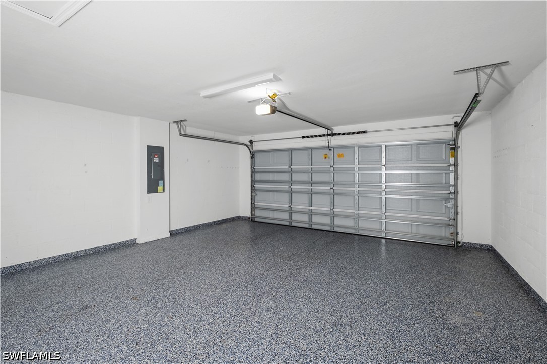 2 Bed Attached for Sale in Naples, photo 15
