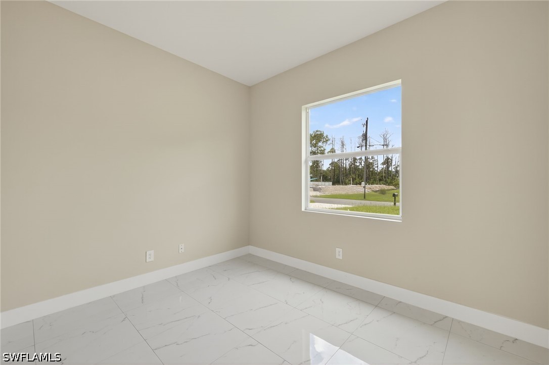 4 Bed SingleFamilyResidence for Sale in Lehigh Acres, photo 15