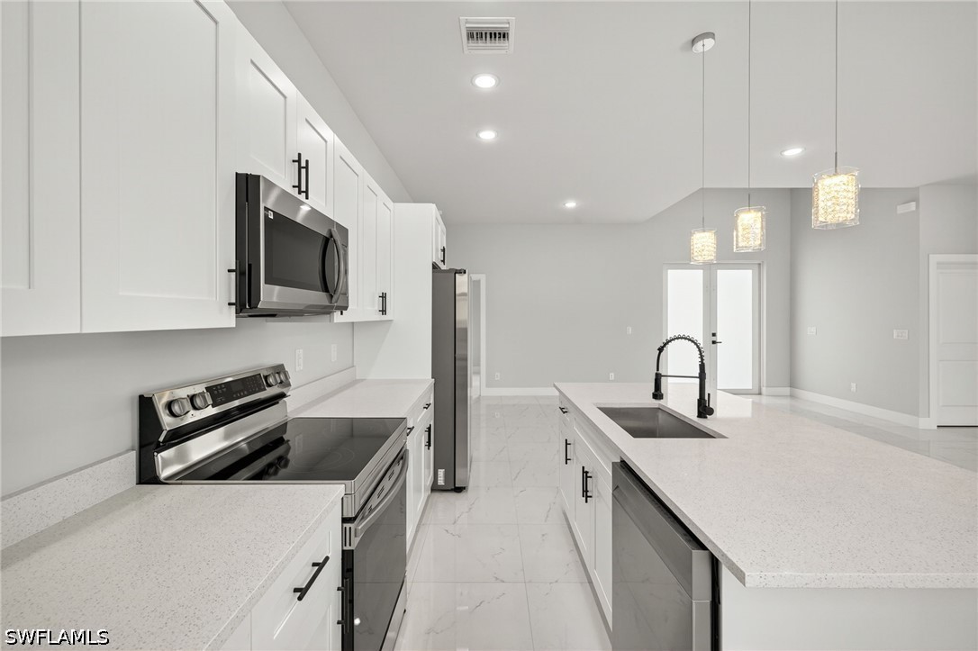 4 Bed SingleFamilyResidence for Sale in Lehigh Acres, photo 15