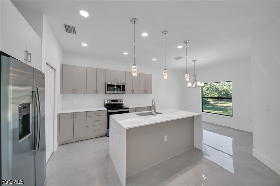 4 Bed SingleFamilyResidence for Sale in Lehigh Acres, photo 15