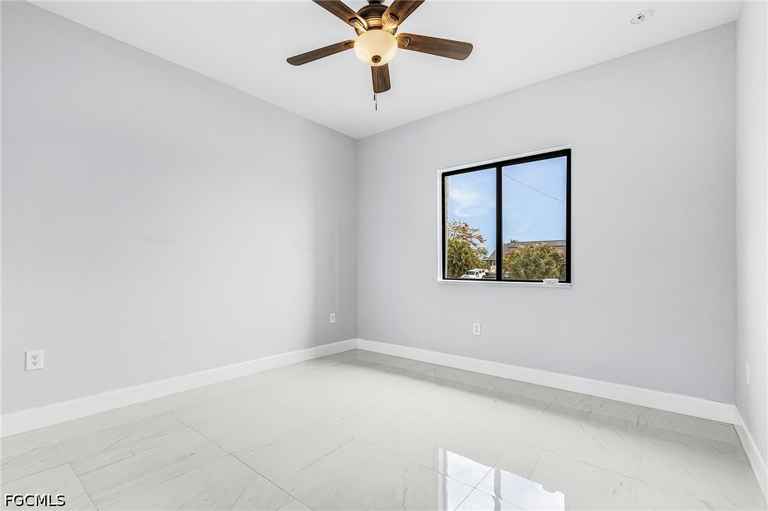 3 Bed SingleFamilyResidence for Sale in Cape Coral, photo 15