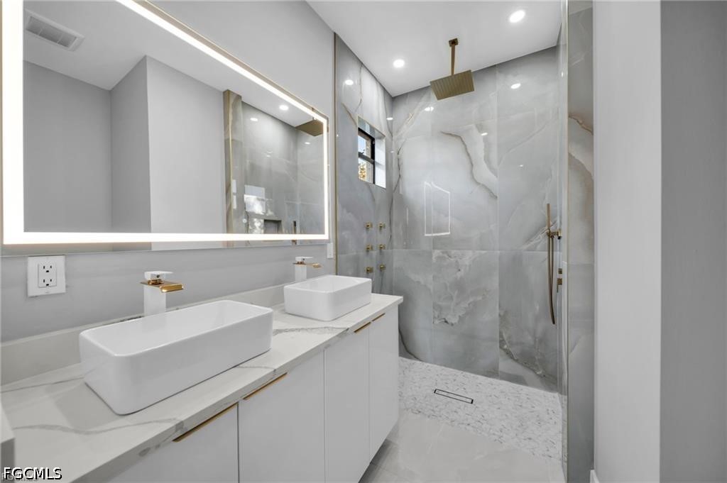 3 Bed SingleFamilyResidence for Sale in Lehigh Acres, photo 15