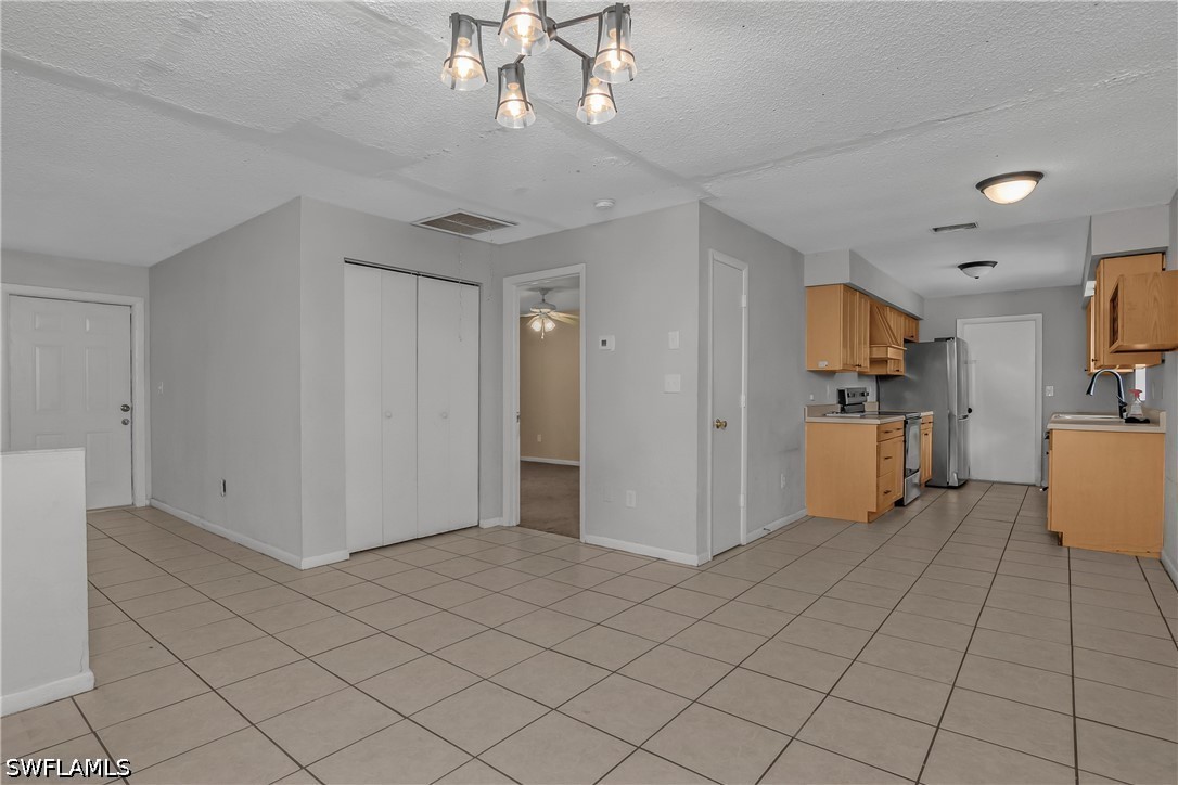 3 Bed SingleFamilyResidence for Sale in Fort Myers, photo 15
