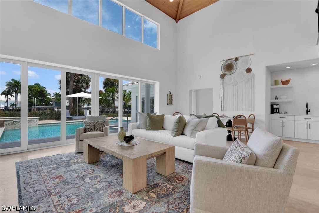 5 Bed Pool Home for Sale in Moorings, photo 15