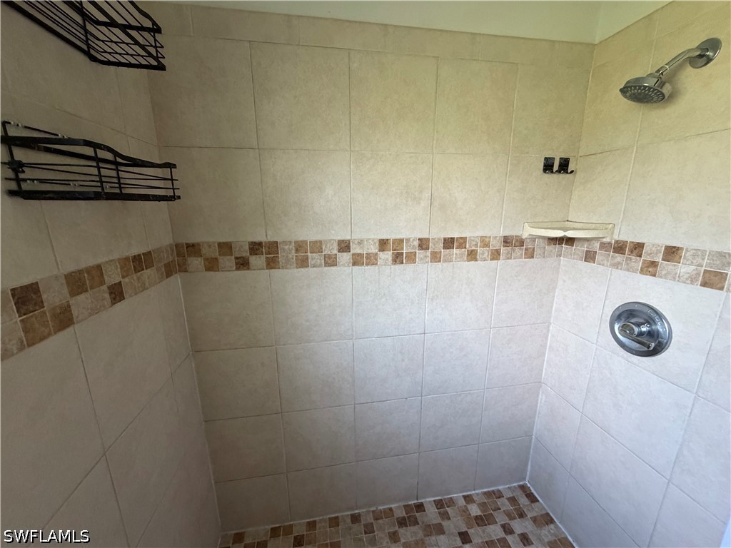 1 Bed SingleFamilyResidence for Sale in Lehigh Acres, photo 15