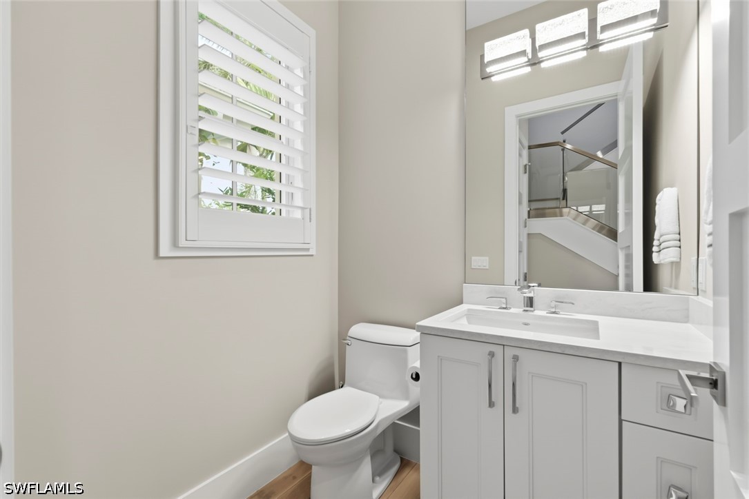 5 Bed Pool Home for Sale in Olde Naples, photo 15