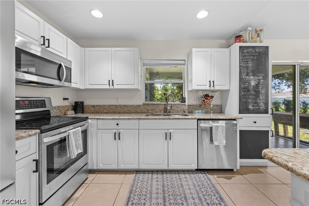 3 Bed SingleFamilyResidence for Sale in Cape Coral, photo 15
