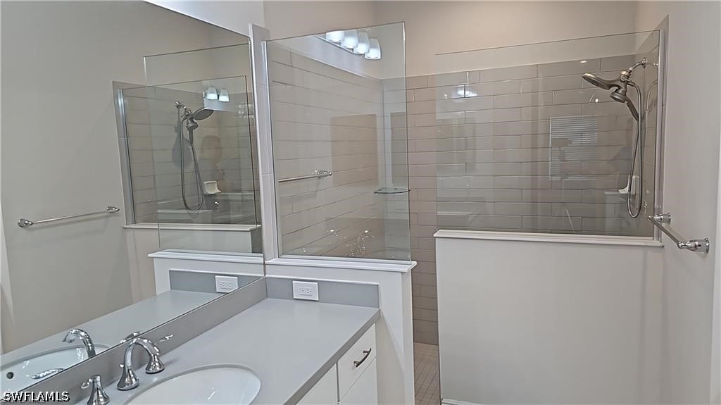 3 Bed Attached for Sale in Naples, photo 15