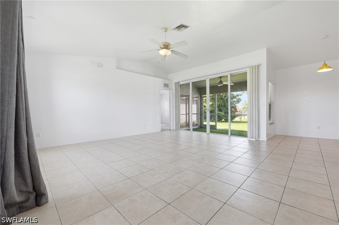 3 Bed SingleFamilyResidence for Sale in Cape Coral, photo 15