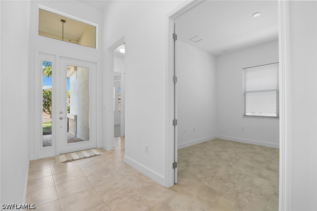 2 Bed SingleFamilyResidence for Sale in Naples, photo 15