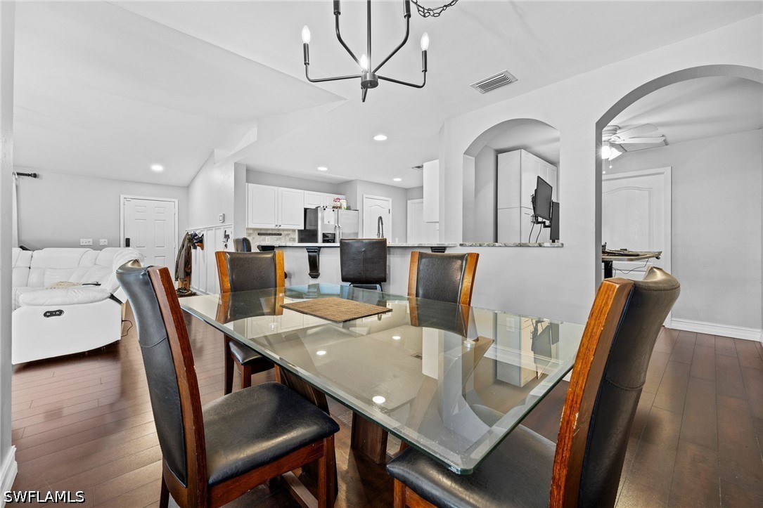 3 Bed SingleFamilyResidence for Sale in Mirror Lakes, photo 15