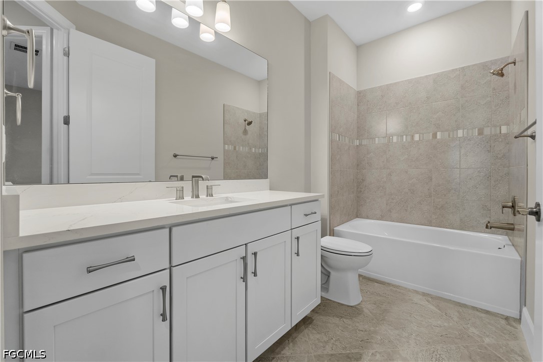 3 Bed SingleFamilyResidence for Sale in Northridge, photo 15