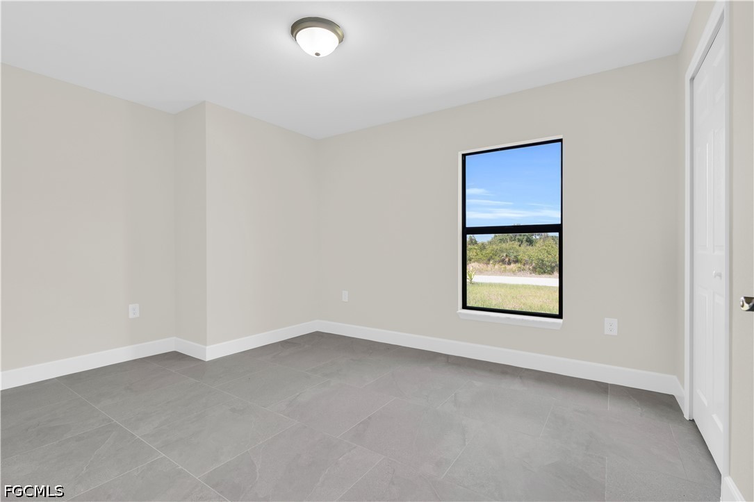 3 Bed SingleFamilyResidence for Sale in Lehigh Estates, photo 15