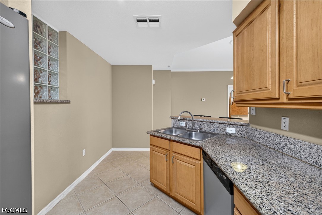 2 Bed Condominium for Sale in Maple Gardens, photo 15