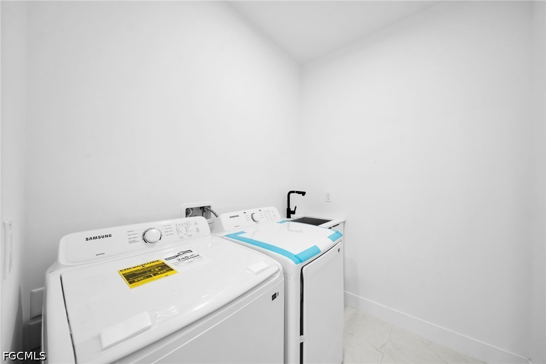 3 Bed SingleFamilyResidence for Sale in Cape Coral, photo 15