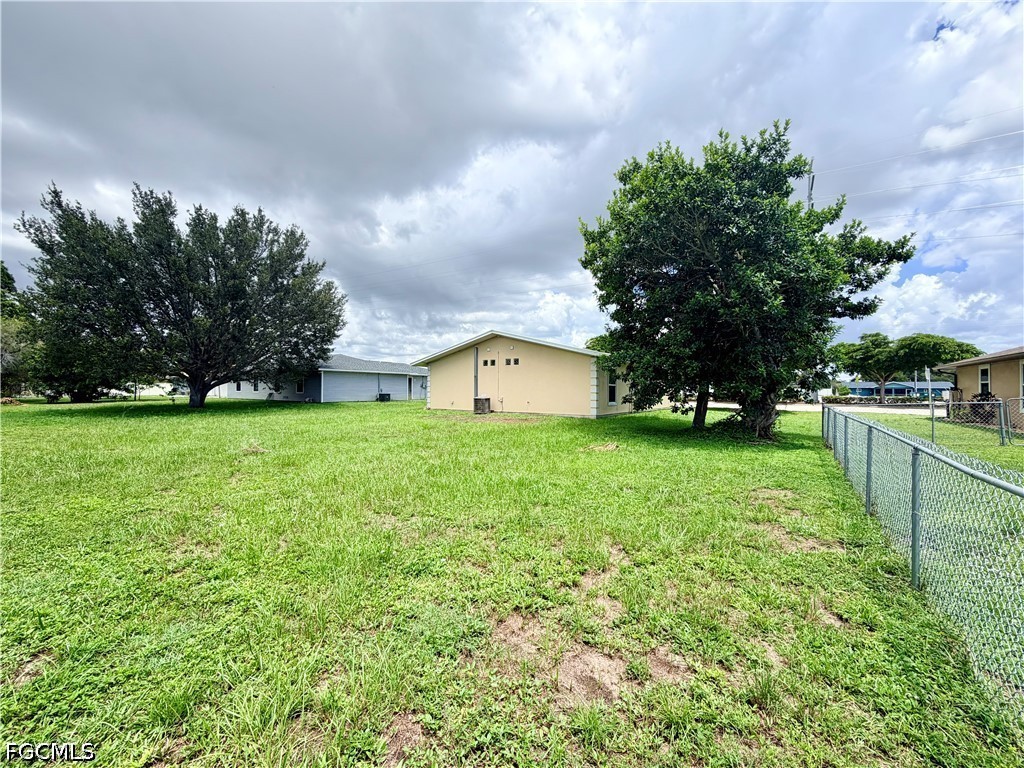 3 Bed SingleFamilyResidence for Sale in Cape Coral, photo 15