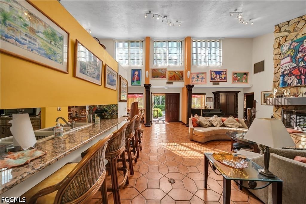 5 Bed SingleFamilyResidence for Sale in North Fort Myers, photo 15