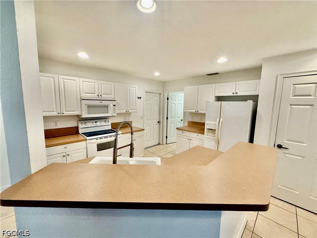 3 Bed SingleFamilyResidence for Sale in Lehigh Acres, photo 15