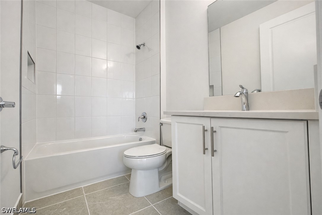 5 Bed Waterfront Home for Sale in Estero, photo 15